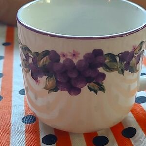Grapevine mug!  TOTALLY TODAY!  GORGEOUS!